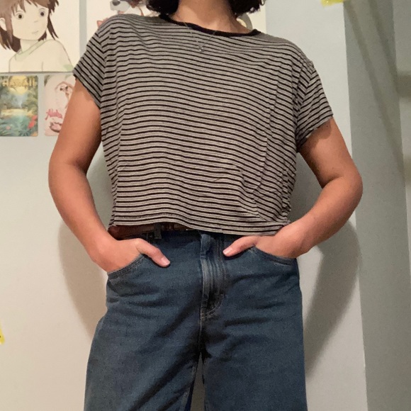 Black and white striped crop top - Picture 2 of 3